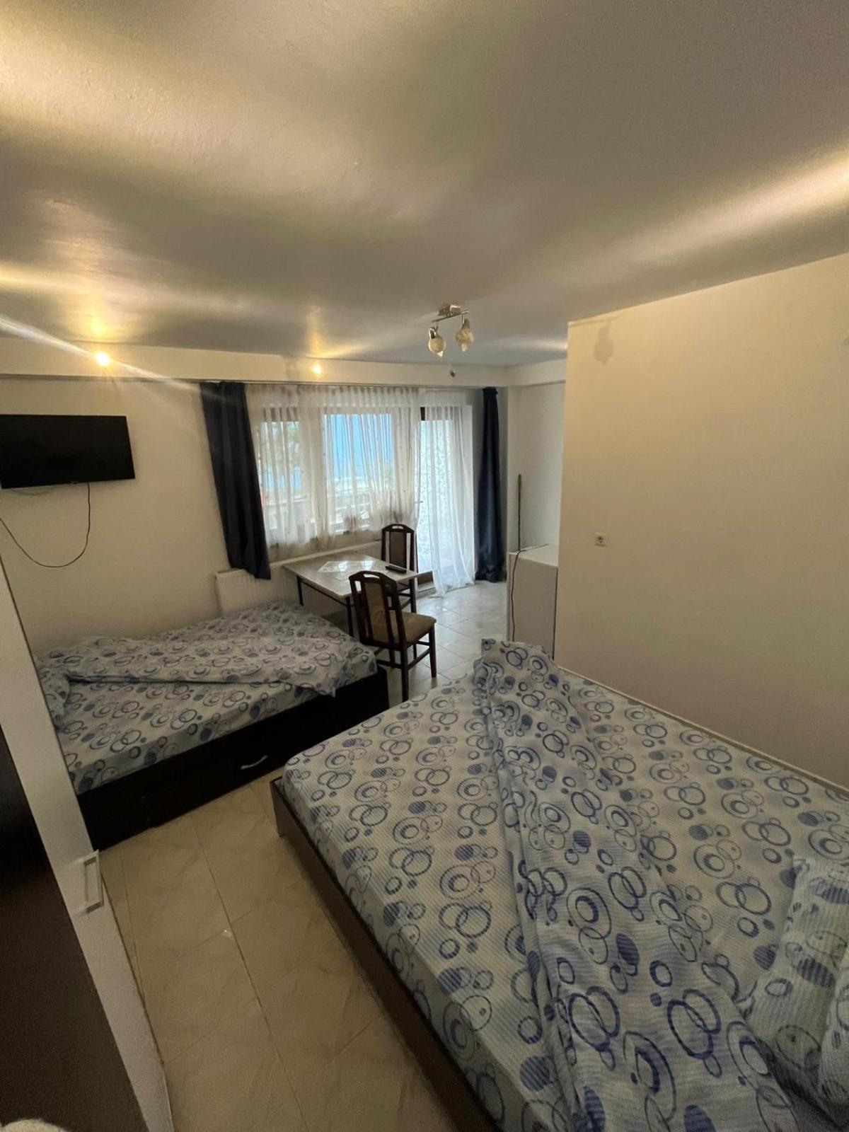 Hotel Casa Dina à Băile Herculane Extérieur photo